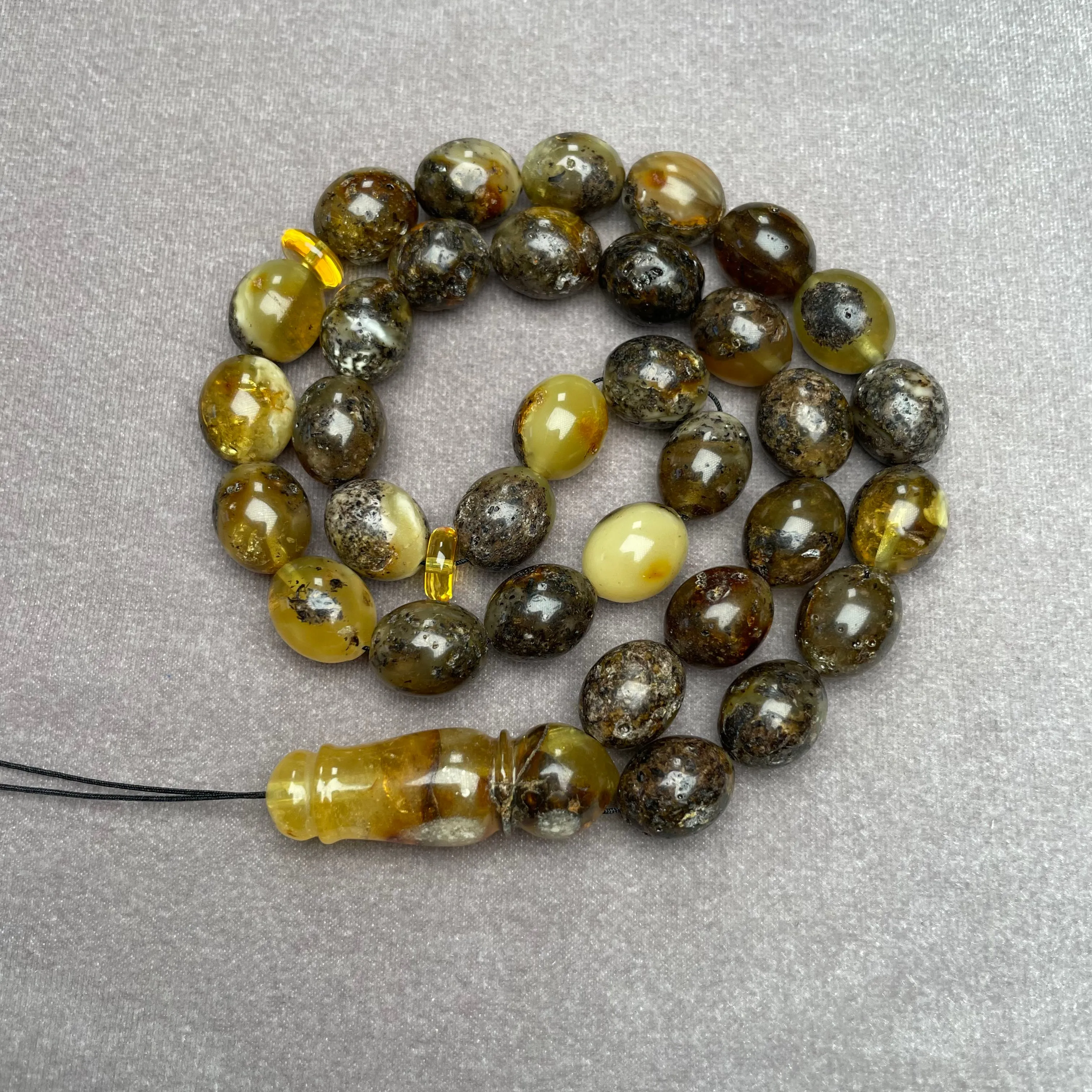 BLACK AMBER MISBAHA 11,5x13,9mm 36,1g