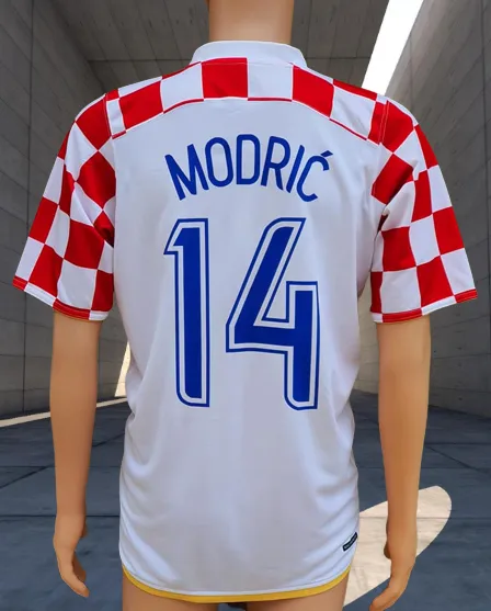 CROATIA 2008 EURO QUALIFICATION Luka Modrić HOME NIKE JERSEY SHIRT LARGE / HRVATSKA KUĆNA MAJICA VELIKA  SOLD!!