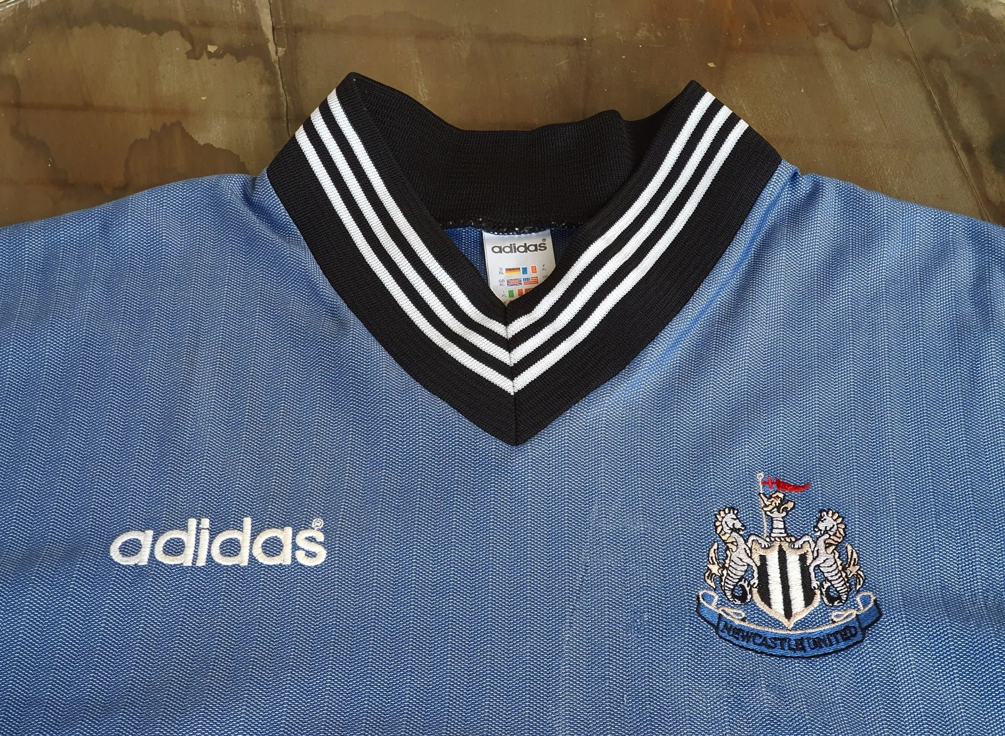 ENGLISH PREMIER NEWCASTLE UNITED FC 1996-1997 PREMIER 2ND, CHARITY SHIELD RUNNER UP, ALAN SHEARER JERSEY ADIDAS MEMORABILIA SHIRT XL  SOLD OUT !!!