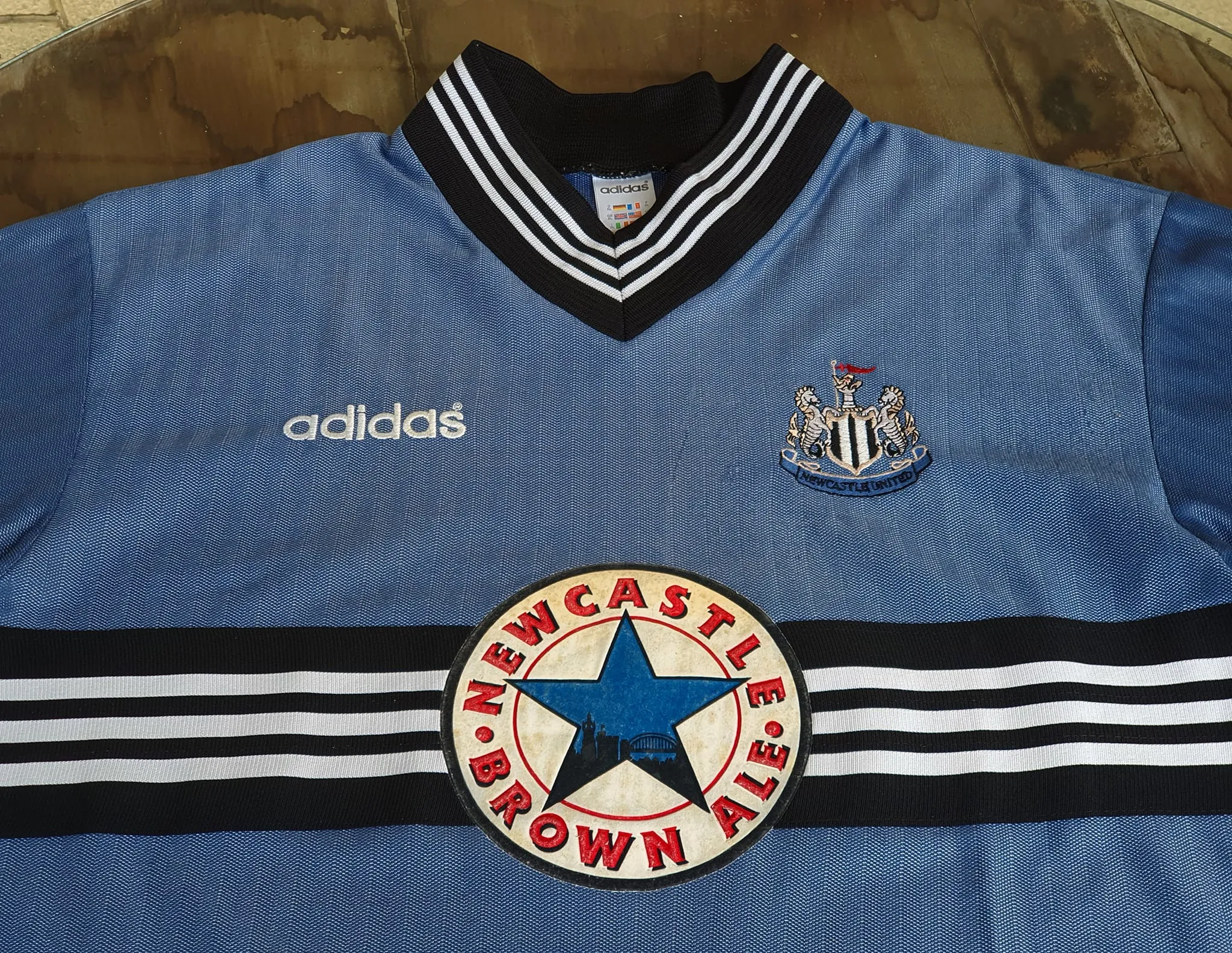ENGLISH PREMIER NEWCASTLE UNITED FC 1996-1997 PREMIER 2ND, CHARITY SHIELD RUNNER UP, ALAN SHEARER JERSEY ADIDAS MEMORABILIA SHIRT XL  SOLD OUT !!!