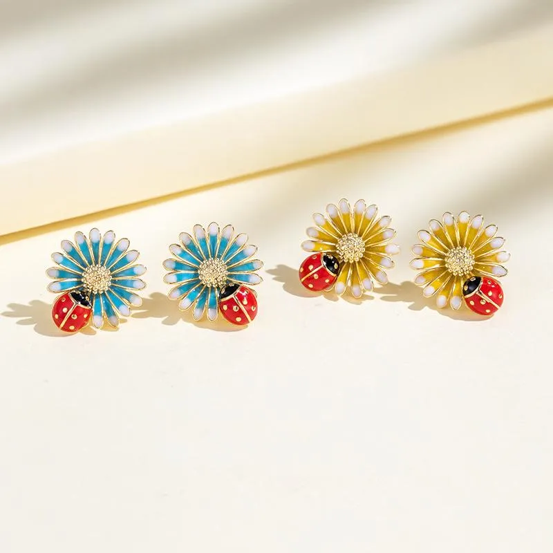 Flower Small Fresh Daisy Earrings