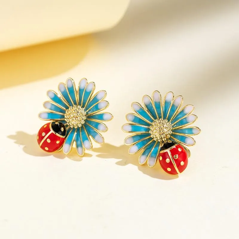 Flower Small Fresh Daisy Earrings