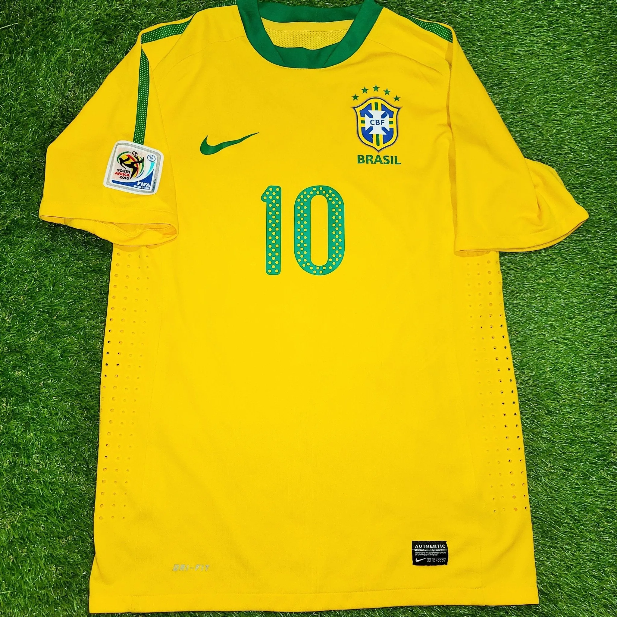 Kaka Brazil WORLD CUP 2010 PLAYER ISSUE Jersey Shirt Camiseta M SKU# 369276-703