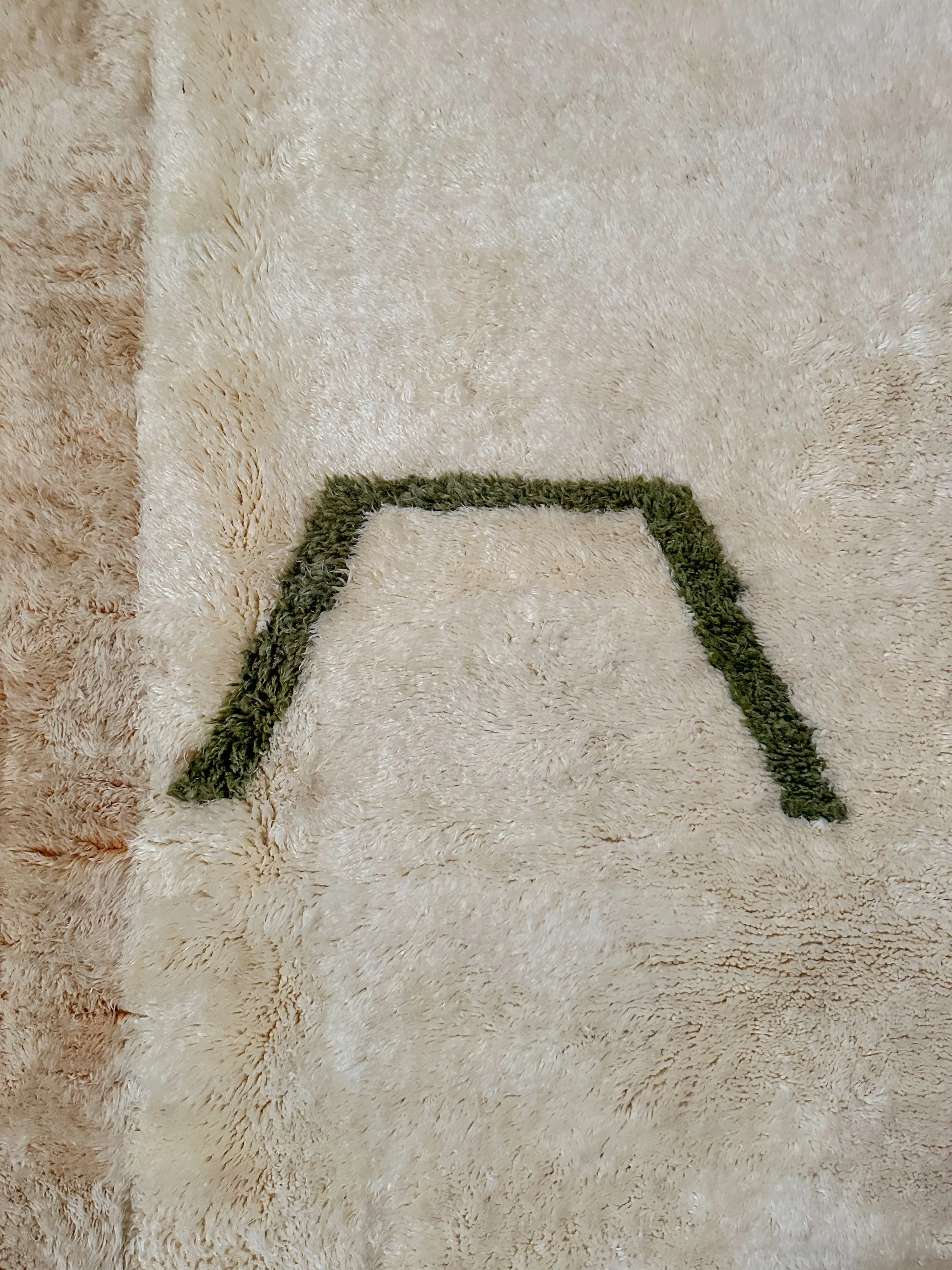 M'rirt's Playful Abstract Hand-Knot