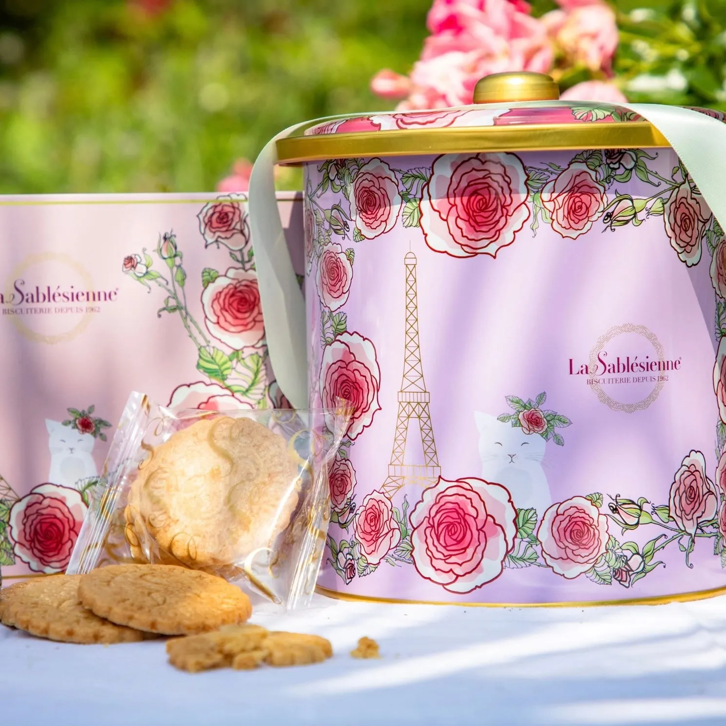 "A Morning in Paris” Cookies Assortment