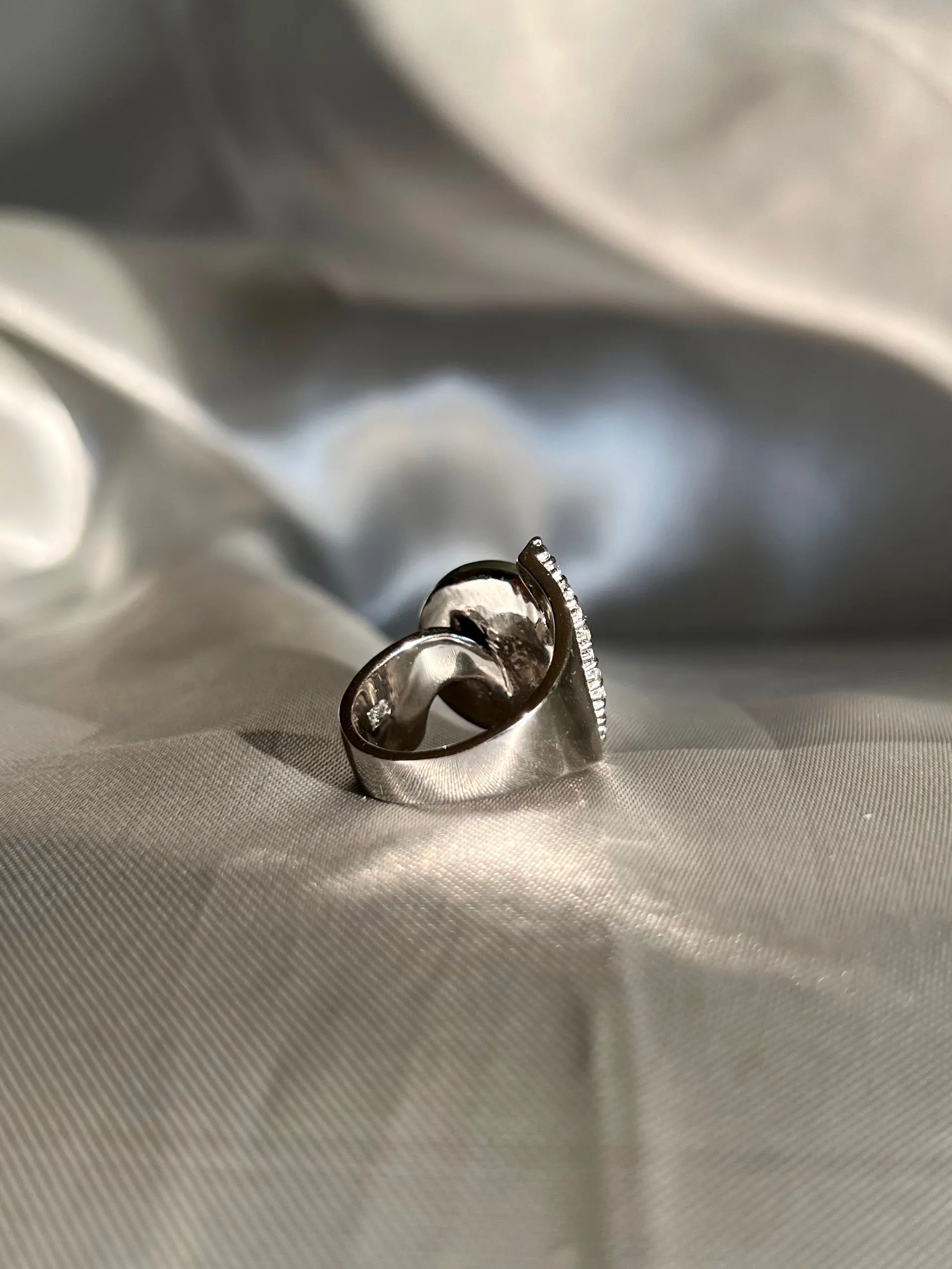 Round Fei Cui & Red Bird Jadeite Jade Ring