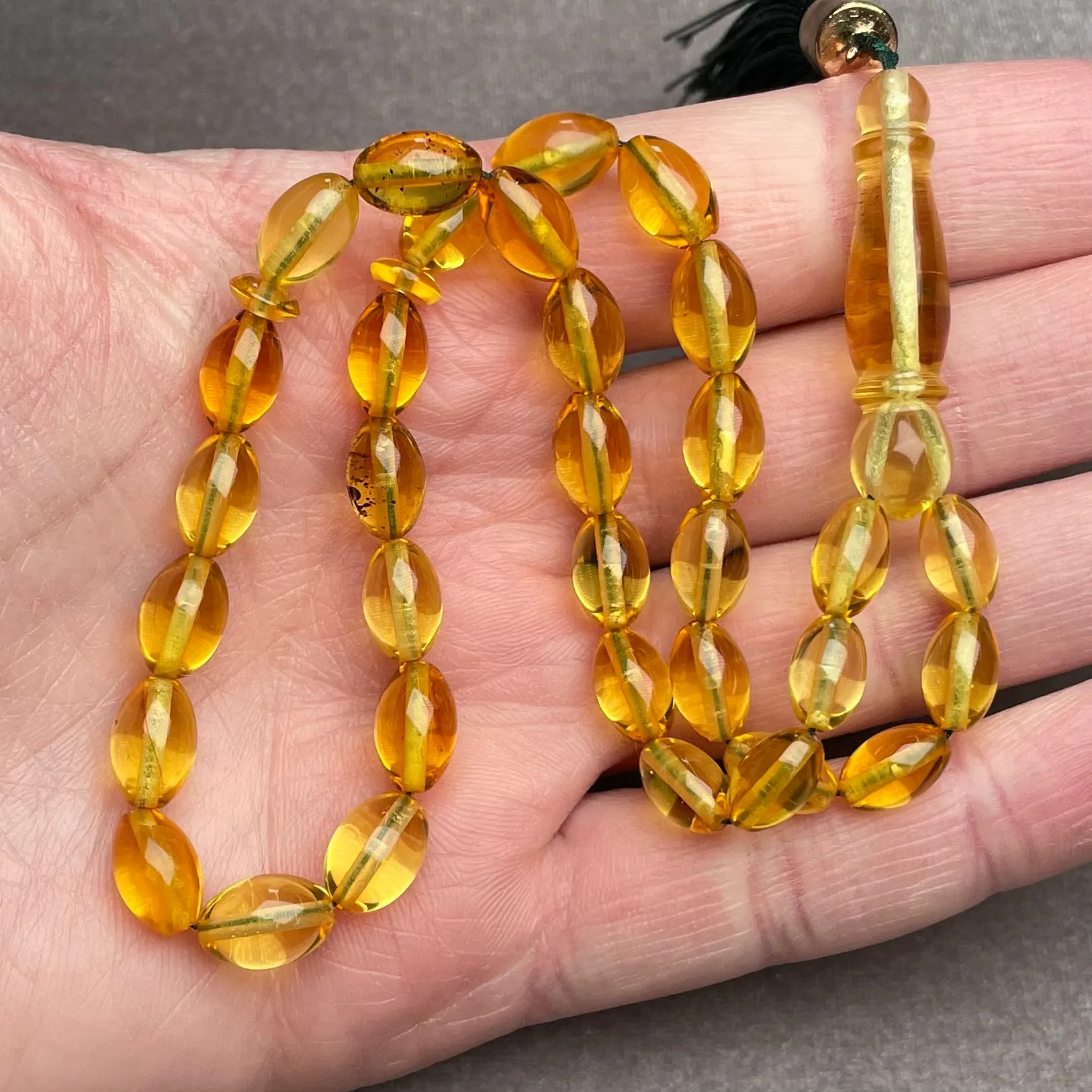 TRANSPARENT AMBER MISBAHA 6,6x10,2mm 10,9g