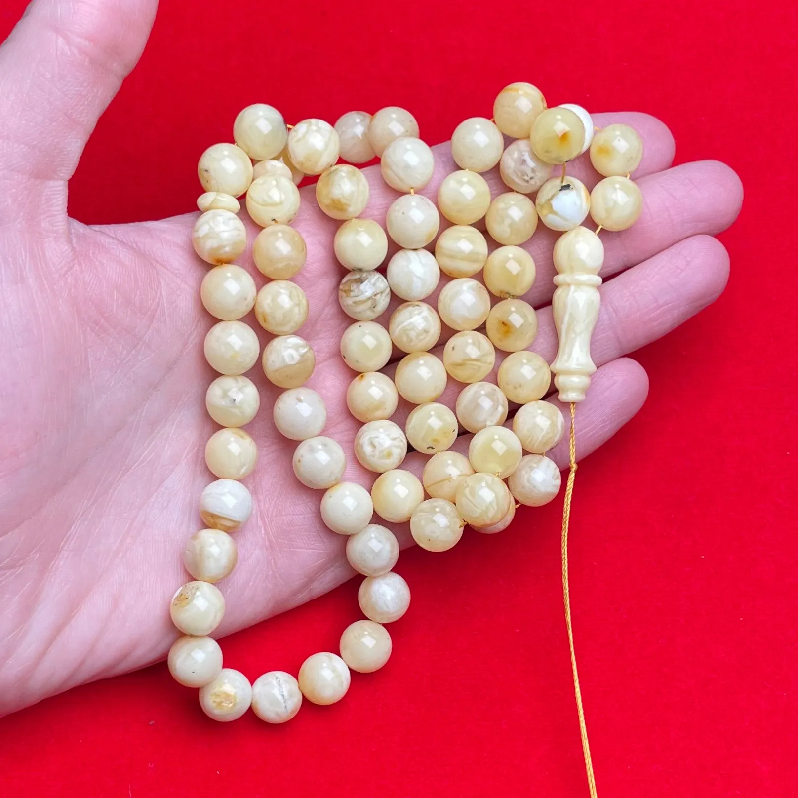 WHITE AMBER MISBAHA 10,3mm 41,3g