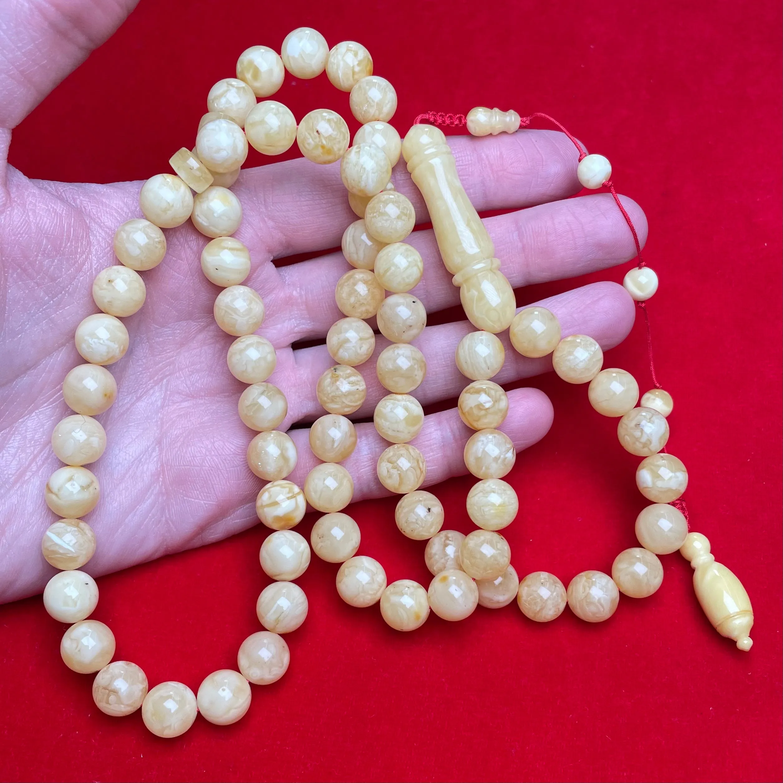 WHITE AMBER MISBAHA 10,3mm 45,5g