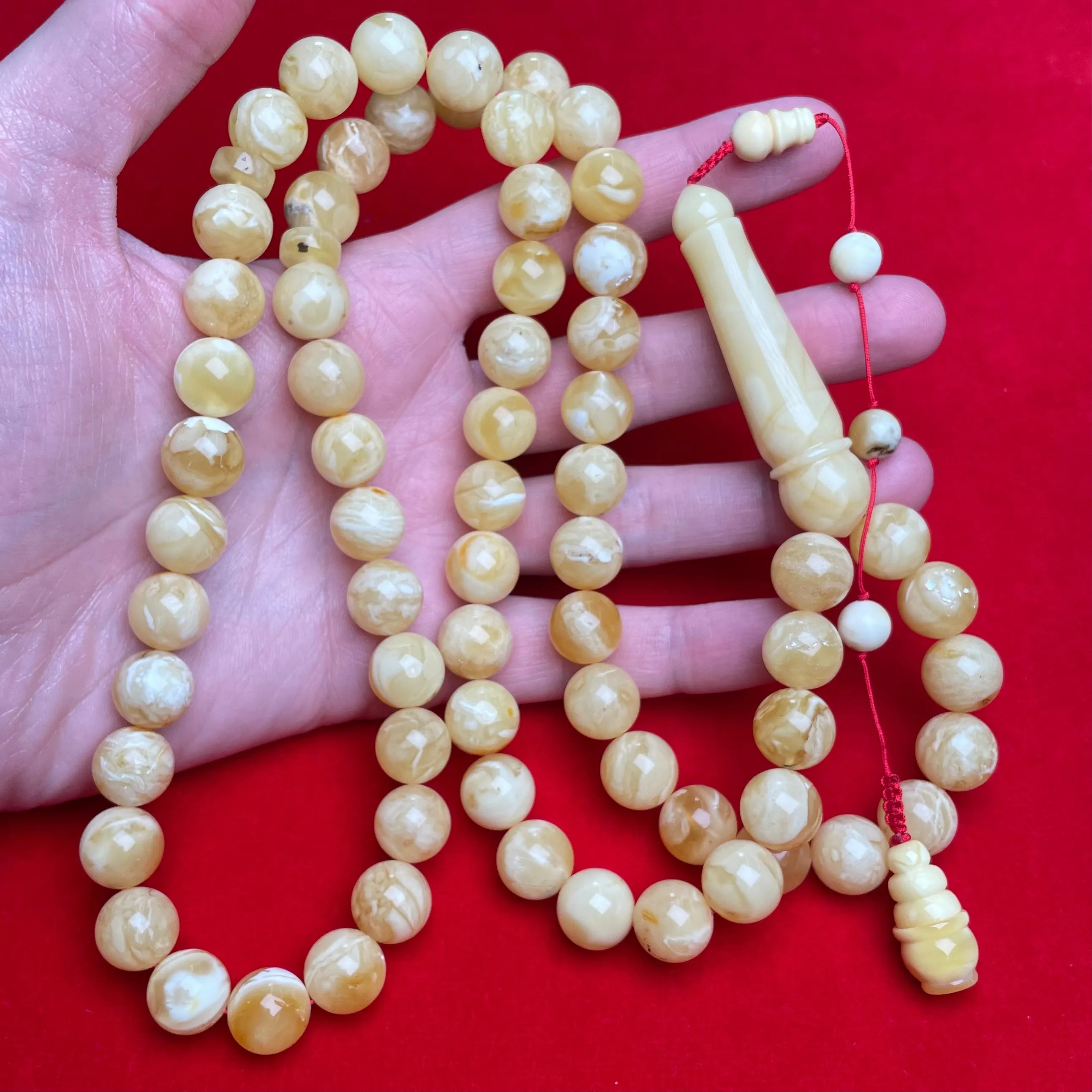 WHITE AMBER MISBAHA 12,2mm 76,1g